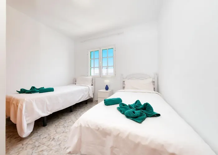 Marysol 2 With Terrace Close To The Sea Lägenhet