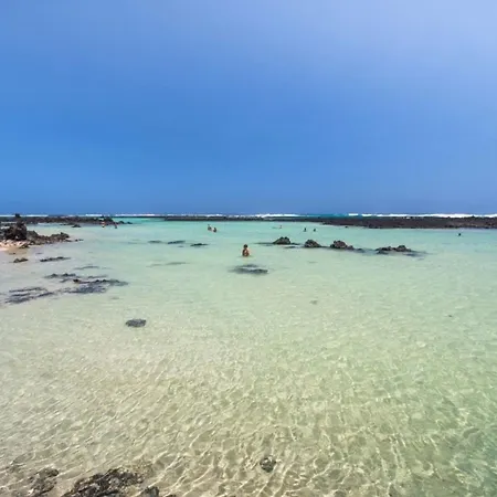 Marysol 2 With Terrace Close To The Sea