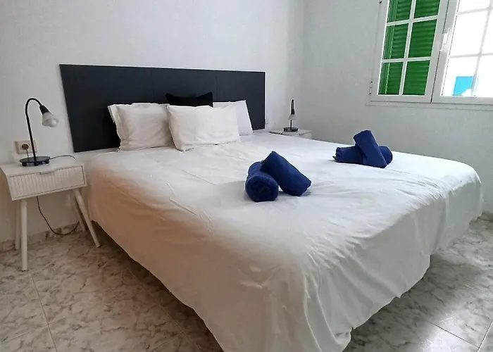 Apartment Marysol 2 With Terrace Close To The Sea Punta Mujeres