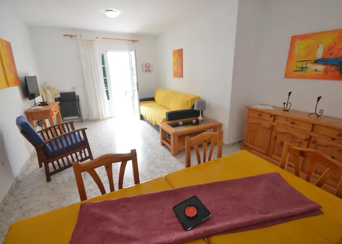 Apartment Marysol 2 With Terrace Close To The Sea